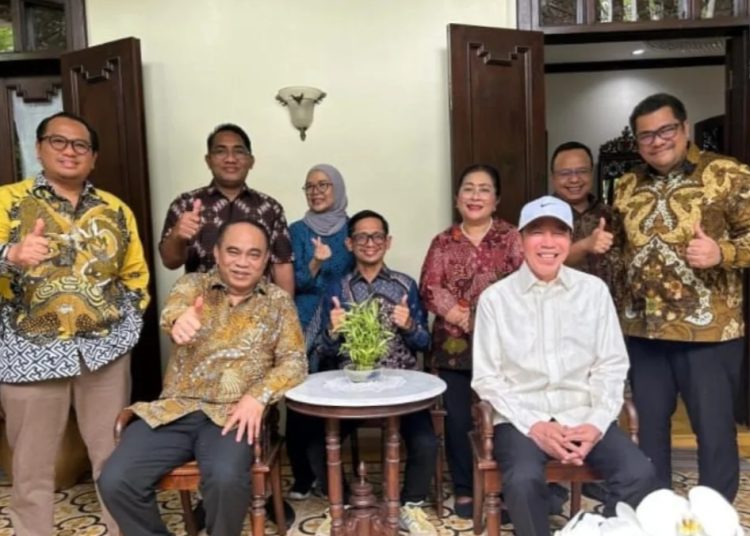 Sowan ke Solo, Budi Arie Bawa Pesan Jokowi: Kawal Program Prabowo-Gibran Melalui Projo