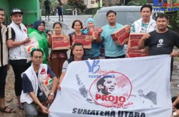Projo Muda Bagikan Bantuan Sembako Untuk Warga Yang Terdampak Banjir