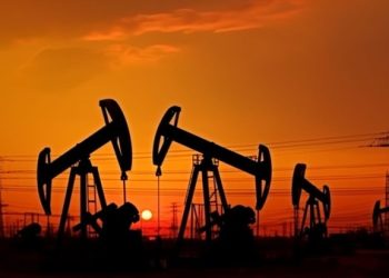 Dunia Gelap, Indonesia Tetap Menyala: Mengapa Kita Harus Optimis di Tengah Badai Energi?