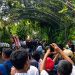 Hangat dan Penuh Haru, Warga dari Berbagai Penjuru Nusantara Padati Kediaman Jokowi di Solo Rayakan Ulang Tahun Ke-65
