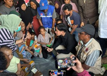 Tinjau Pengungsi Gempa Sikka, Wapres Gibran Sampaikan Duka Cita dan Permohonan Maaf