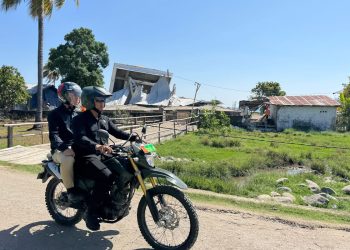 Tinjau Korban Gempa NTT, Wapres Gibran Naik Motor Terobos Medan Sulit di Kampung Waso