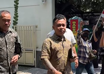 Panglima Jilah Kunjungi Kediaman Jokowi di Solo, Serahkan Undangan Pertemuan Akbar 20.000 Masyarakat Adat Dayak
