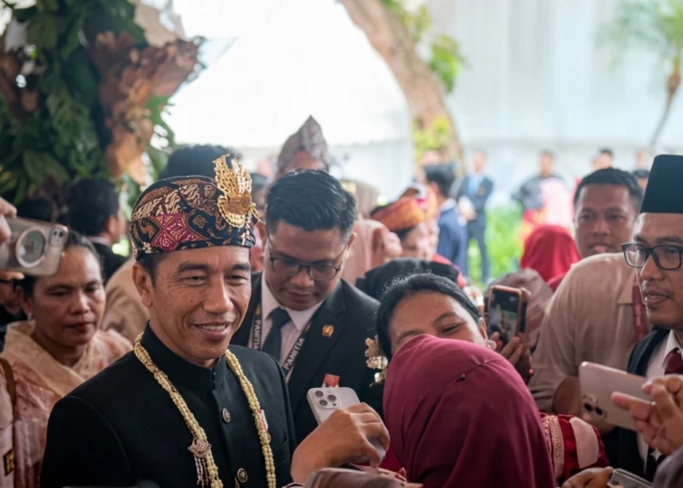 Jokowi Tetap Magnet Swafoto di HUT ke-81 RI, Tanda Cinta Rakyat yang Abadi