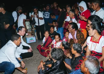 Cerita dari Palue: Ketika Seorang ‘Pensiunan’ Datang untuk Mendengarkan dan Merangkul Warga