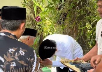 KH Achmad Chalwani Sambangi Jokowi, Ada Pesan Adab dalam Pertemuan di Solo