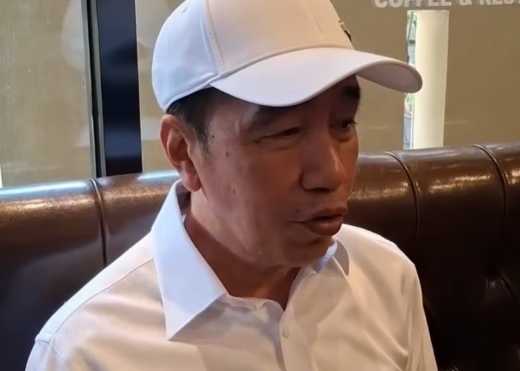 Jokowi Jelaskan Ucapan “Saya Pensiunan” Saat di Palue: Datang untuk Kemanusiaan, Bukan Politik