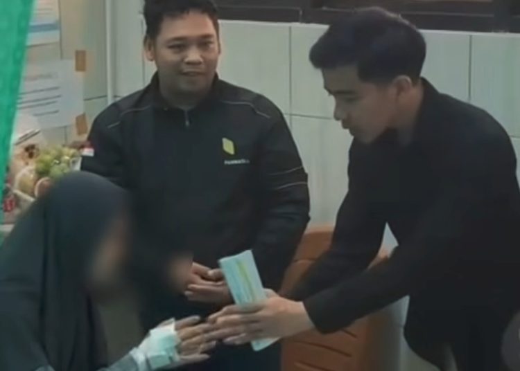 Gibran Minta Maaf kepada Orang Tua Korban MBG, Saat Pejabat Memilih Hadir Ketimbang Berjarak