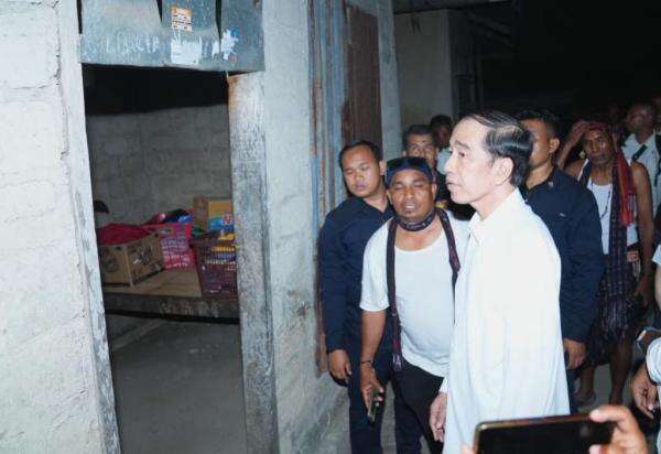 Jokowi Temui Korban Gempa di Palue, Pastikan Rumah Warga yang Hancur Ditangani