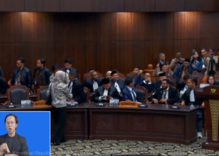 MK Tak Terima Gugatan Syarat Pendidikan Gibran, Tegaskan Tak Bisa Diskualifikasi Wapres yang Sudah Dilantik