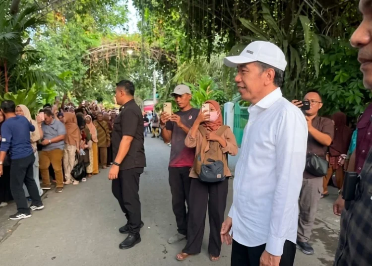 Usai Bertemu Prabowo dan Saksikan Garuda Juara, Jokowi Kembali ke Solo Disambut Ratusan Tamu